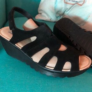 Size 11. Skechers memory foam wedges black.